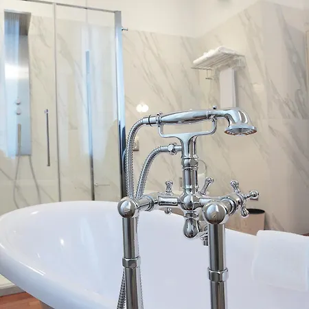 Palazzo Cini Luxury In Couette-café