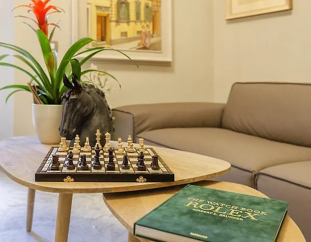 Palazzo Cini Luxury In Couette-café 4*