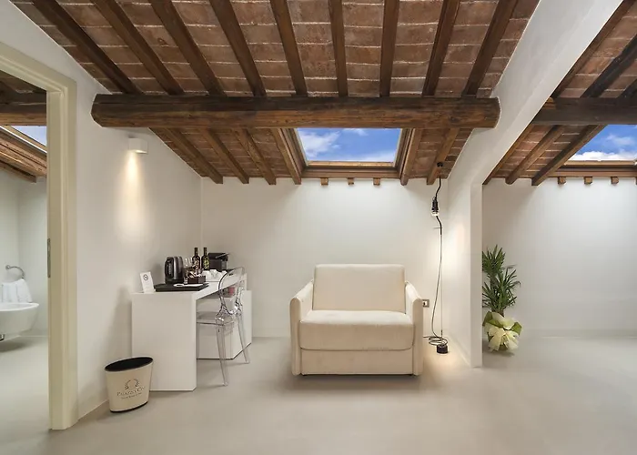 Palazzo Cini Luxury In Couette-café 4*