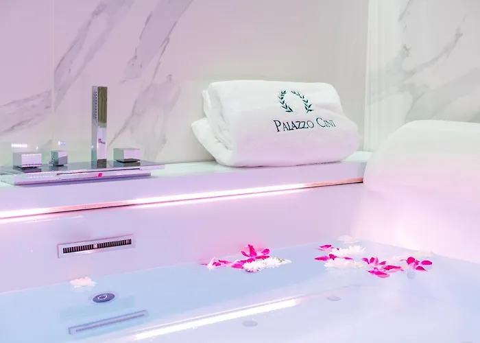 Palazzo Cini Luxury In Couette-café Pise