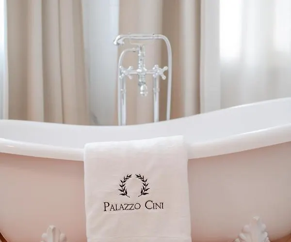 Palazzo Cini Luxury In Couette-café