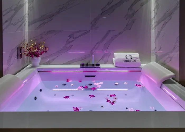 Palazzo Cini Luxury In 4* Pise